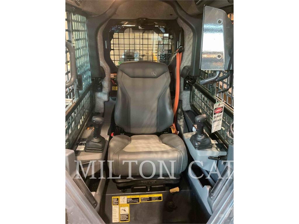 John Deere 333 P Lánctalpas homlokrakodók