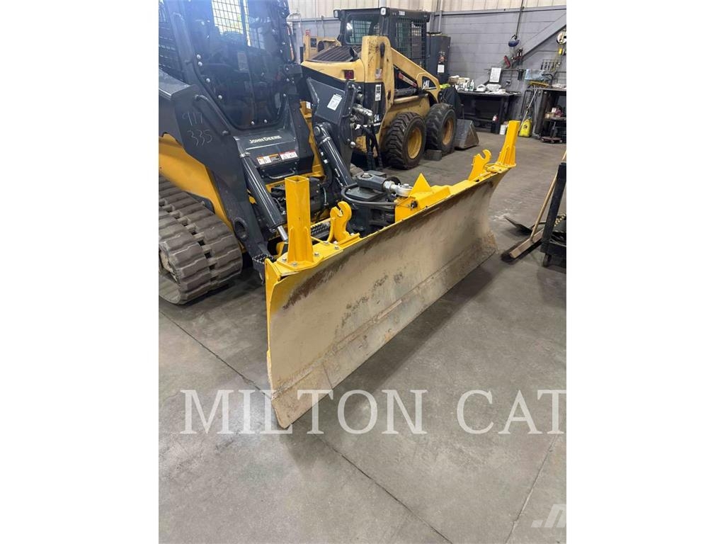 John Deere 335 P-TIER Lánctalpas kotrók