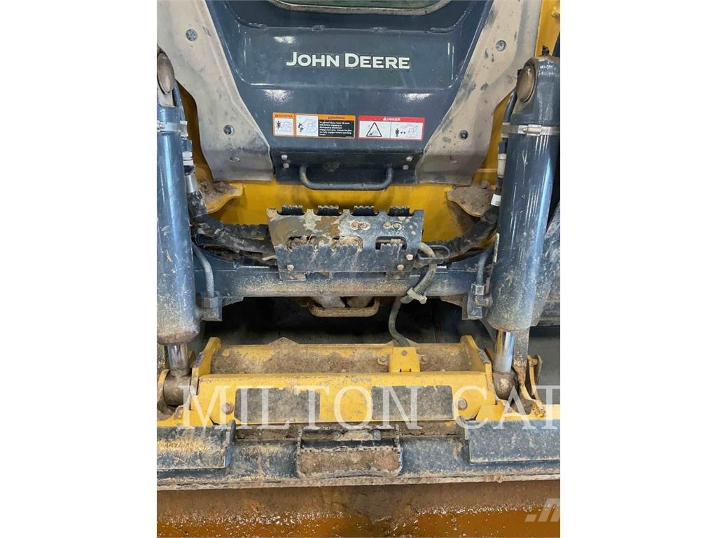 John Deere 335P Lietoti riteņu kompaktiekrāvēji