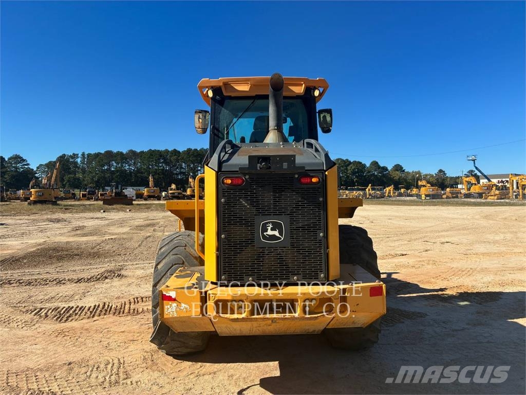 John Deere 544L Kolesni nakladalci