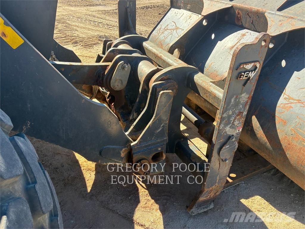 John Deere 544L Kolesni nakladalci
