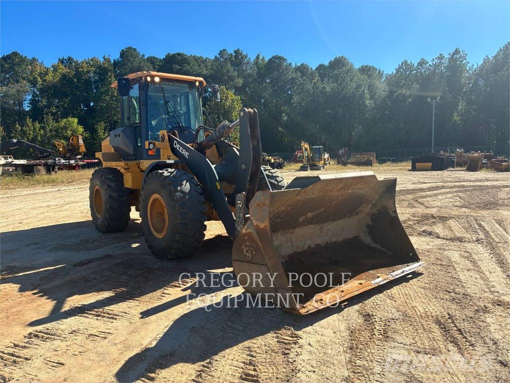 John Deere 544L Kolesni nakladalci