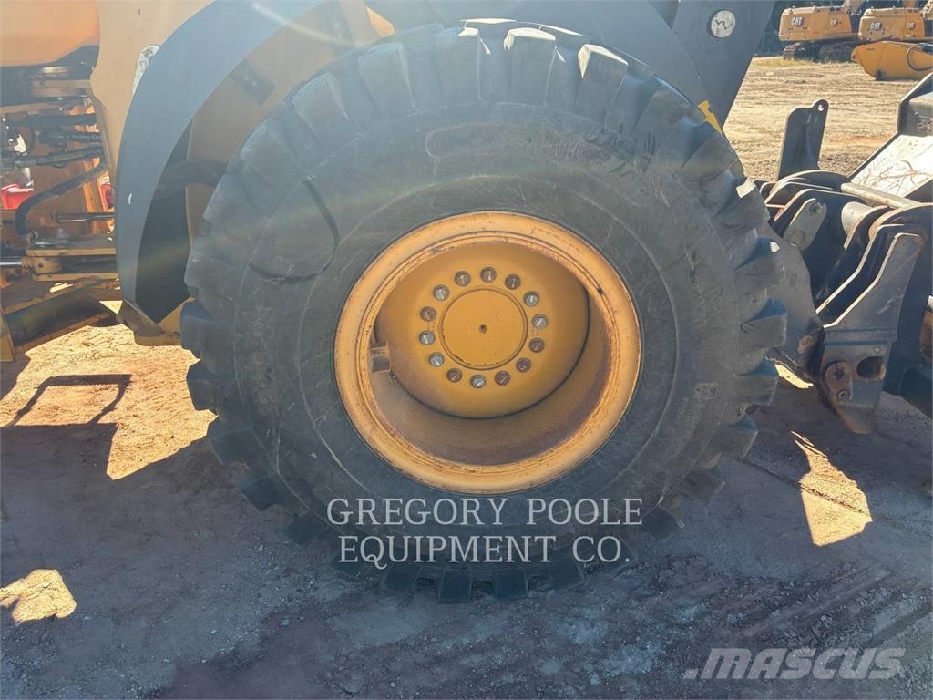 John Deere 544L Kolesni nakladalci