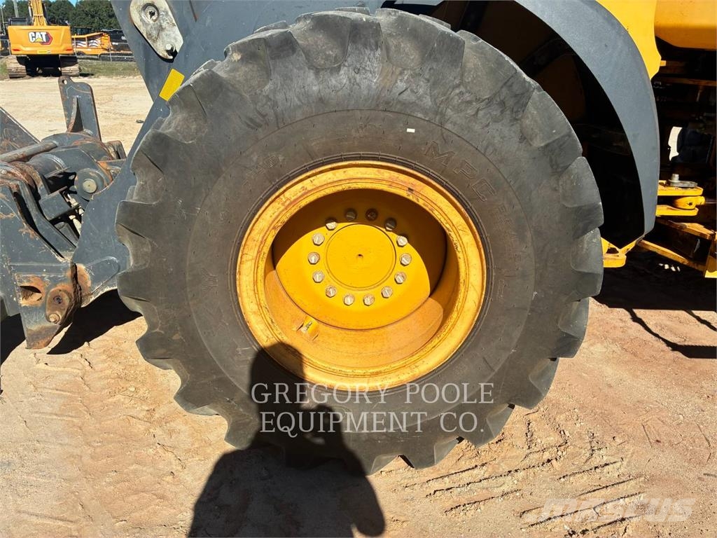 John Deere 544L Kolesni nakladalci