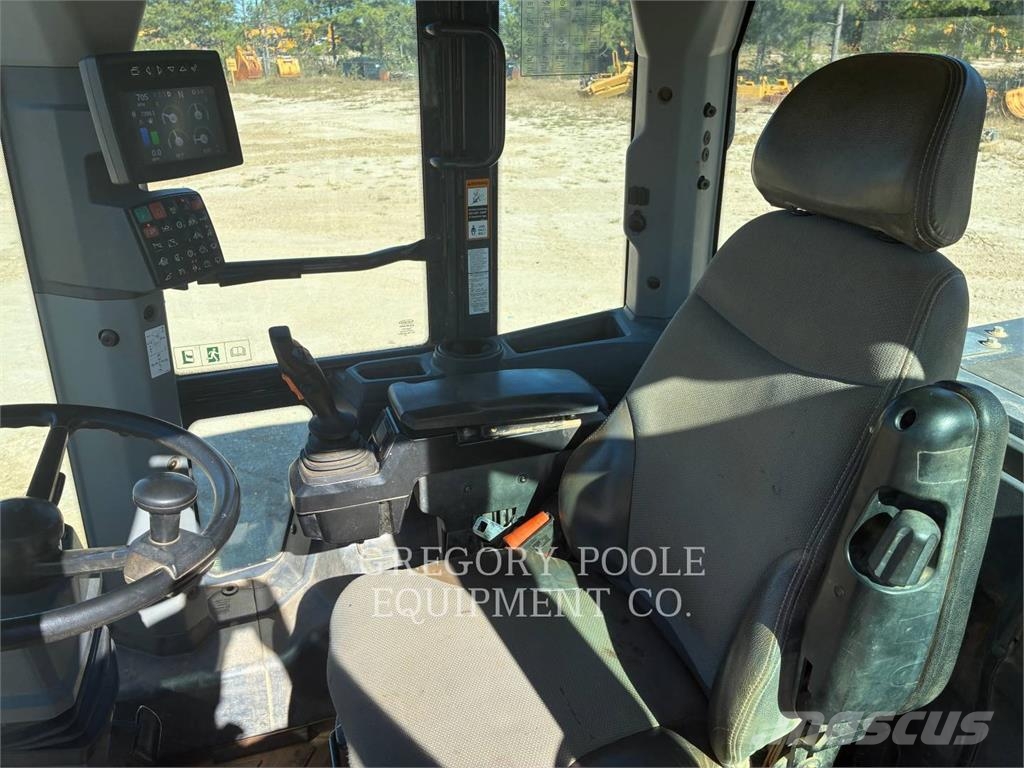 John Deere 544L Kolesni nakladalci