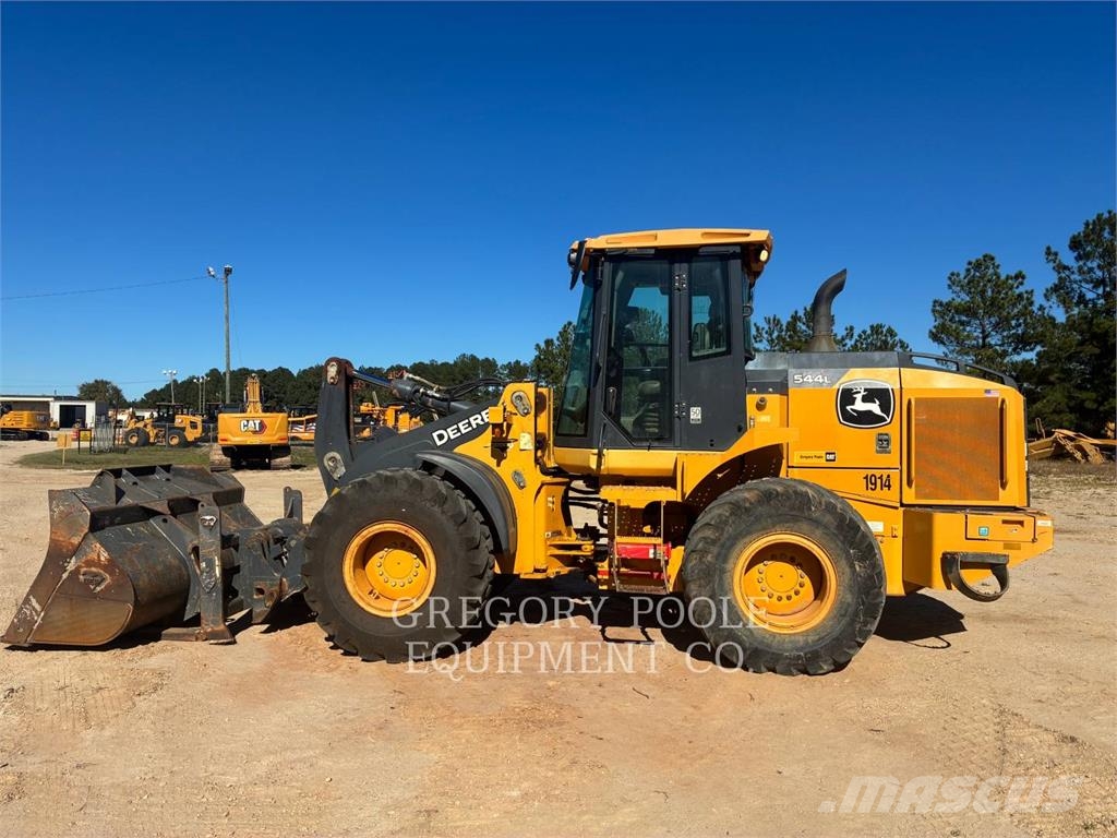 John Deere 544L Kolesni nakladalci
