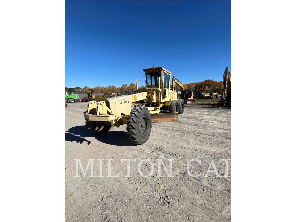 John Deere 570 Graders