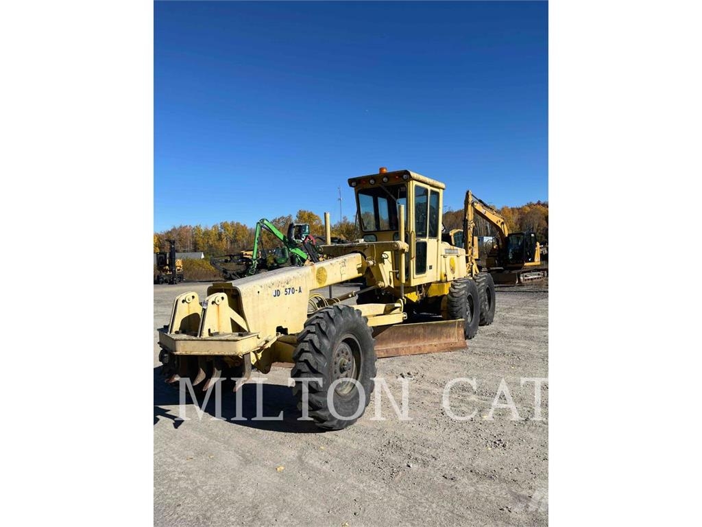 John Deere 570 Graders