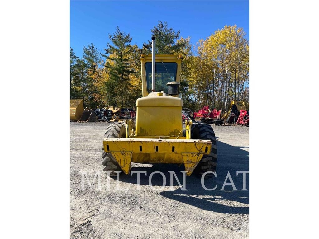 John Deere 570 Graders