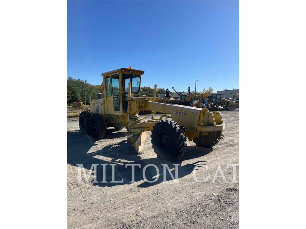 John Deere 570 Graders