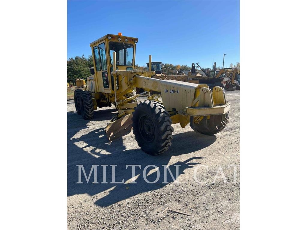John Deere 570 Graders
