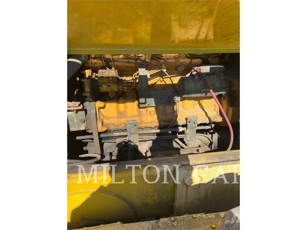 John Deere 570 Graders
