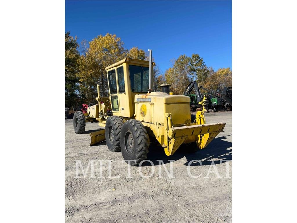 John Deere 570 Graders