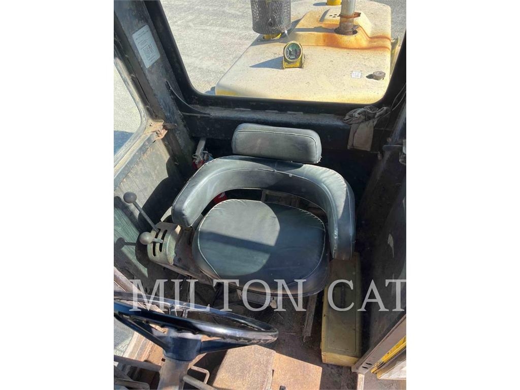 John Deere 570 Graders