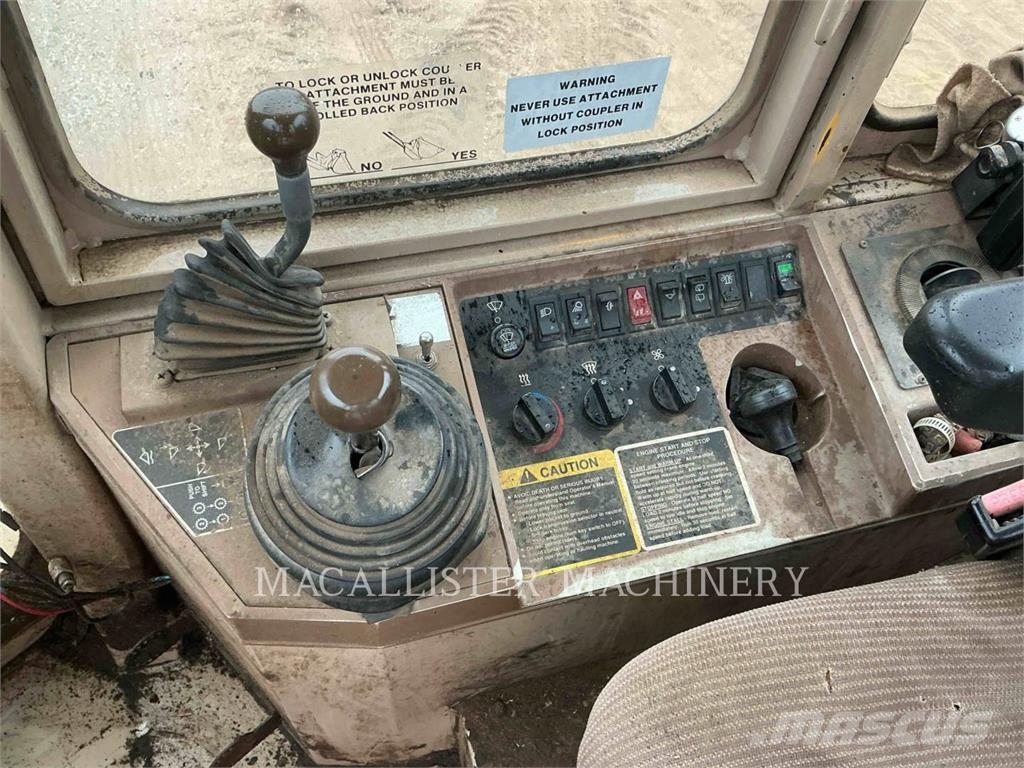 John Deere 644G Колесни товарачи