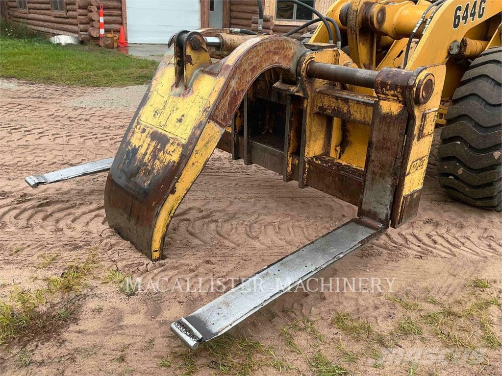 John Deere 644G Колесни товарачи