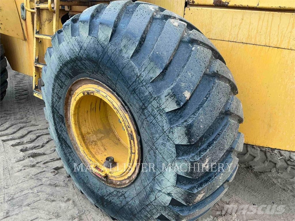 John Deere 644G Колесни товарачи