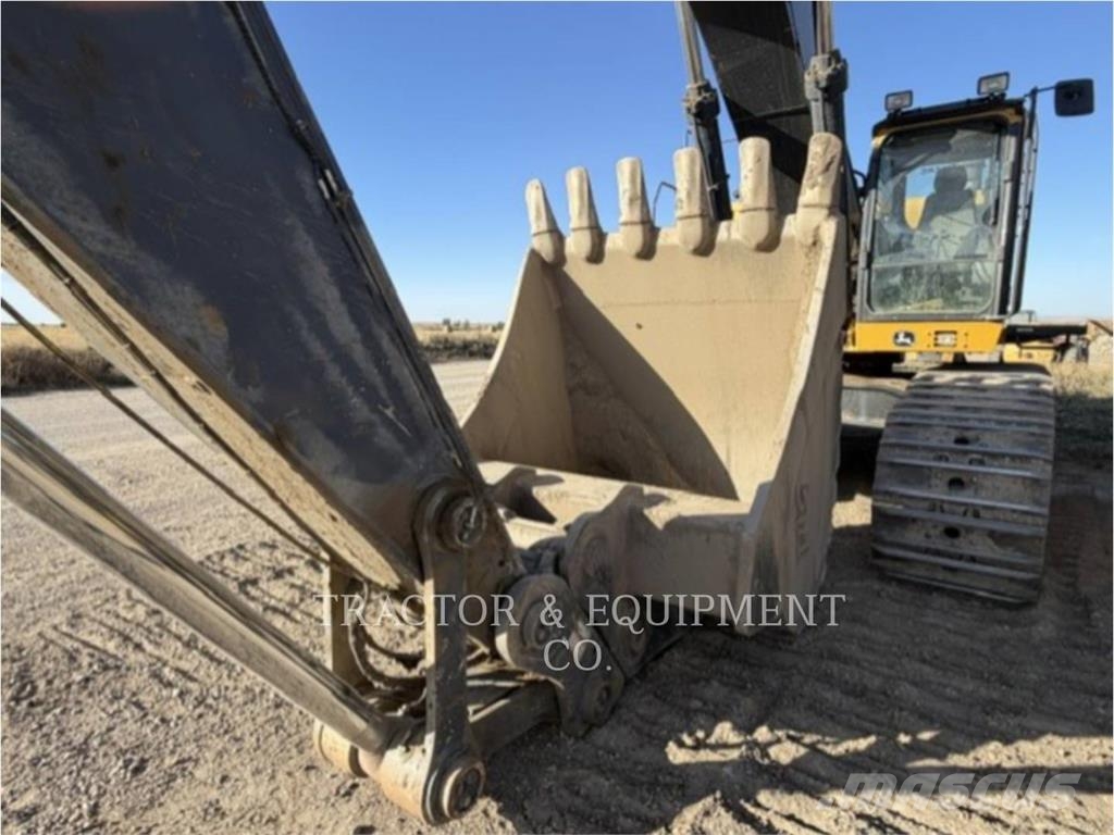 John Deere 670G Гусеничні екскаватори
