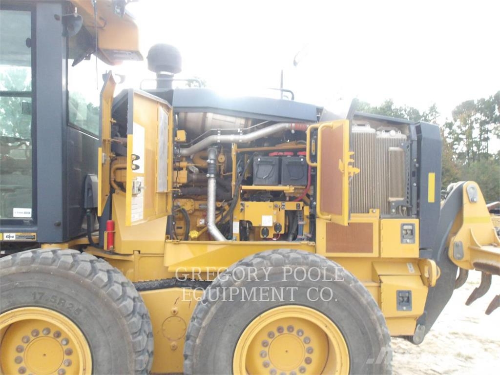 John Deere 672GP Γκρέιντερς
