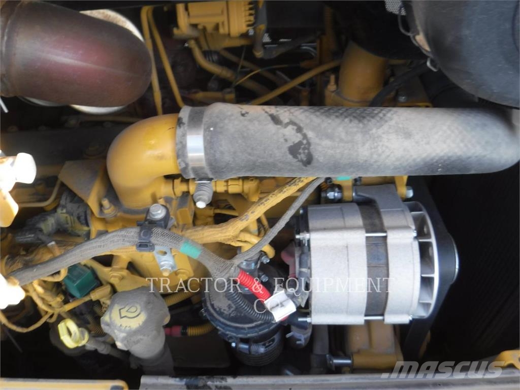 John Deere 700L Buldožeri guseničari