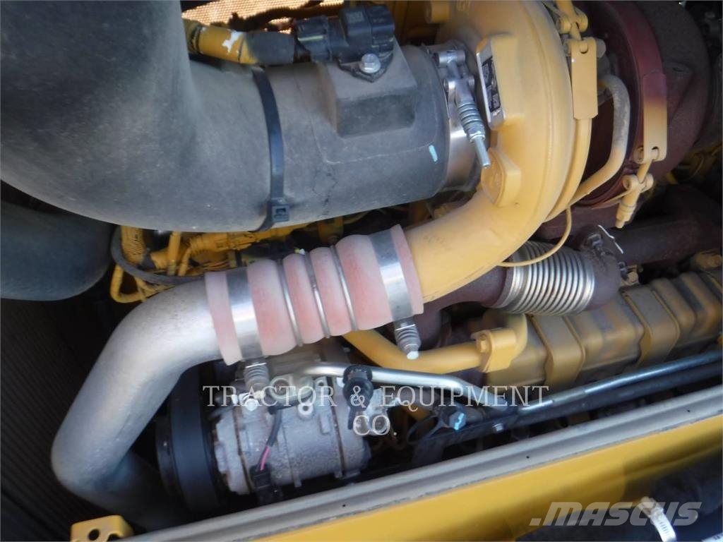 John Deere 700L Buldožeri guseničari