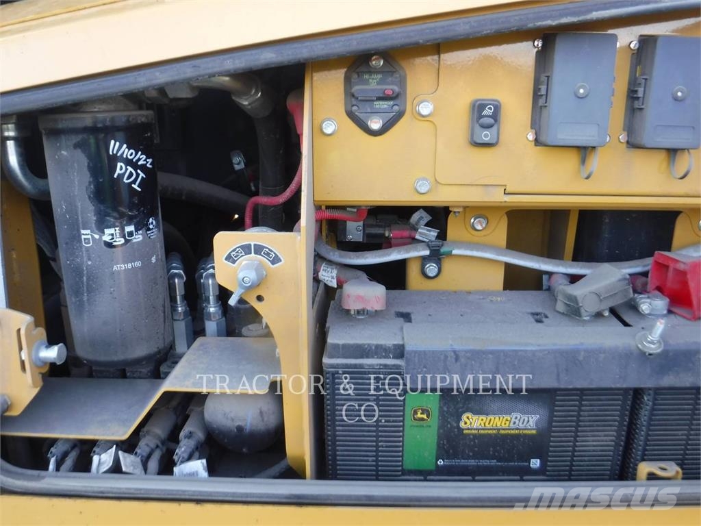 John Deere 700L Buldožeri guseničari