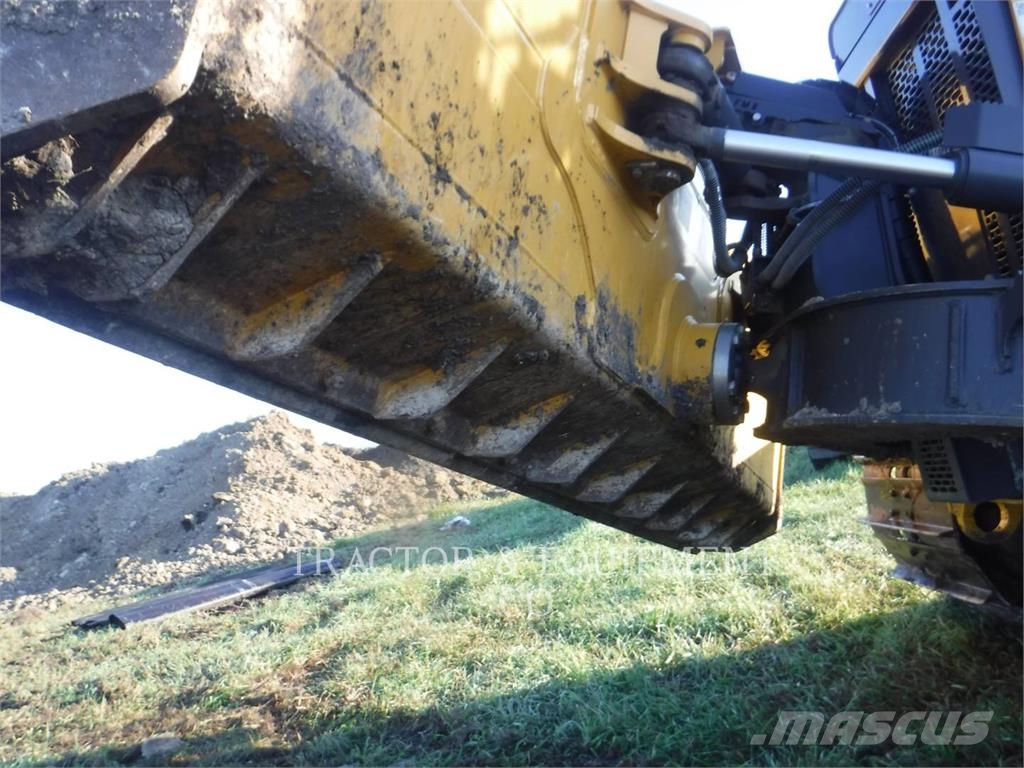 John Deere 700L Buldožeri guseničari