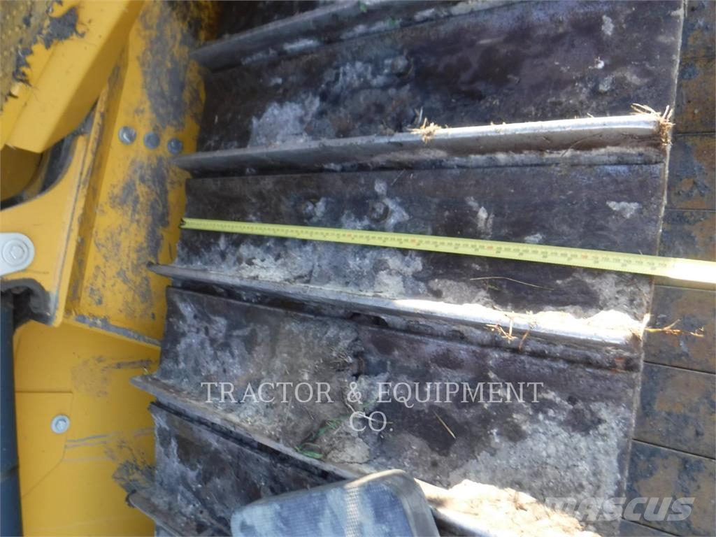 John Deere 700L Buldožeri guseničari