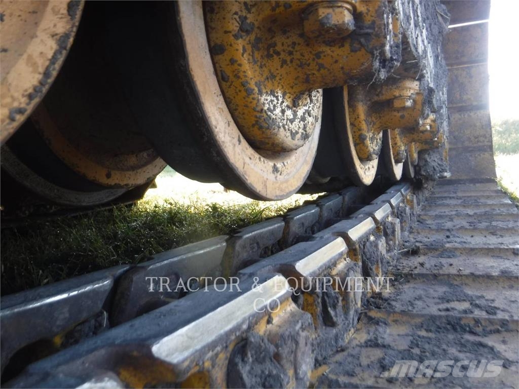John Deere 700L Buldožeri guseničari