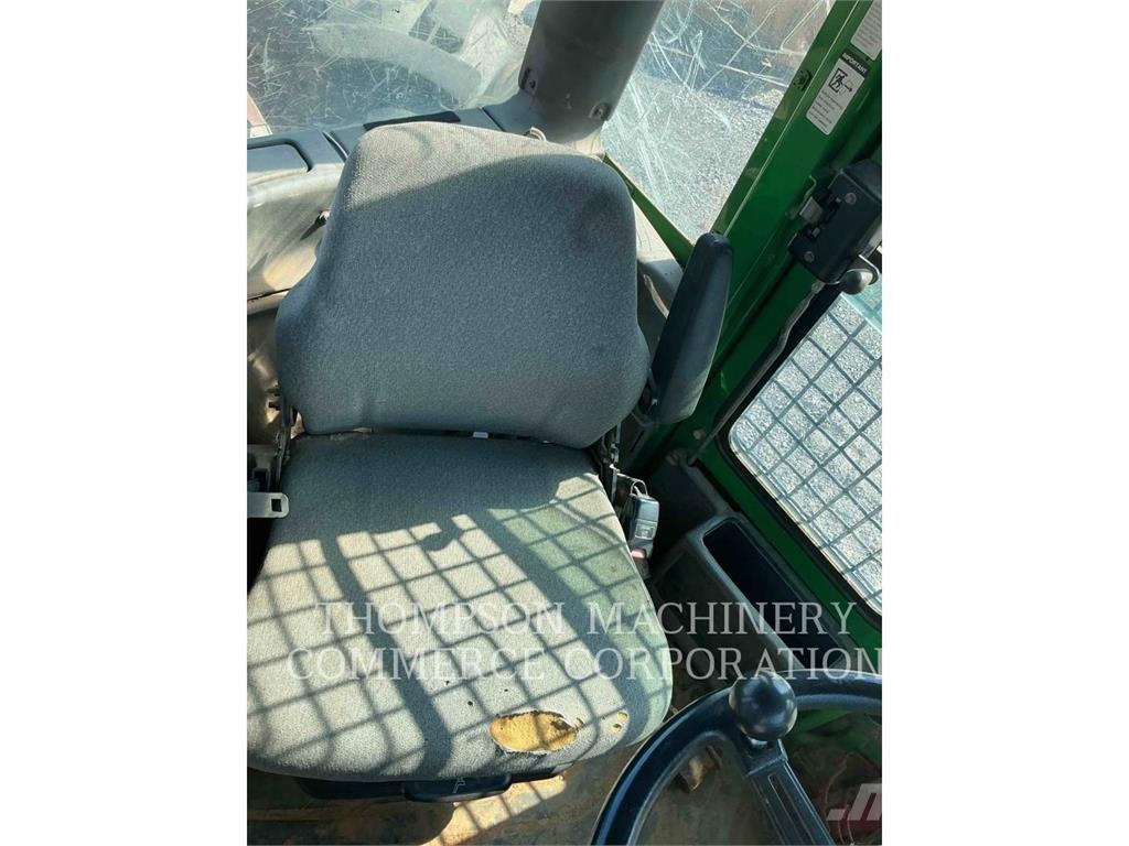 John Deere 748H Väljaveotraktorid