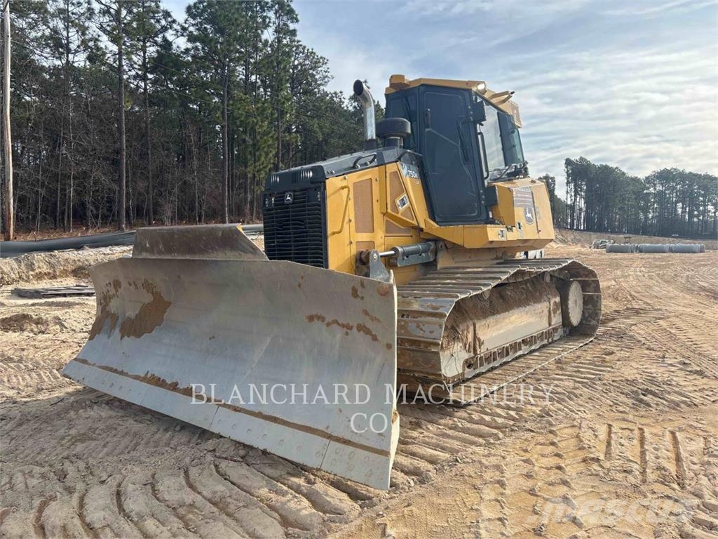 John Deere 750K Pásové dozéry
