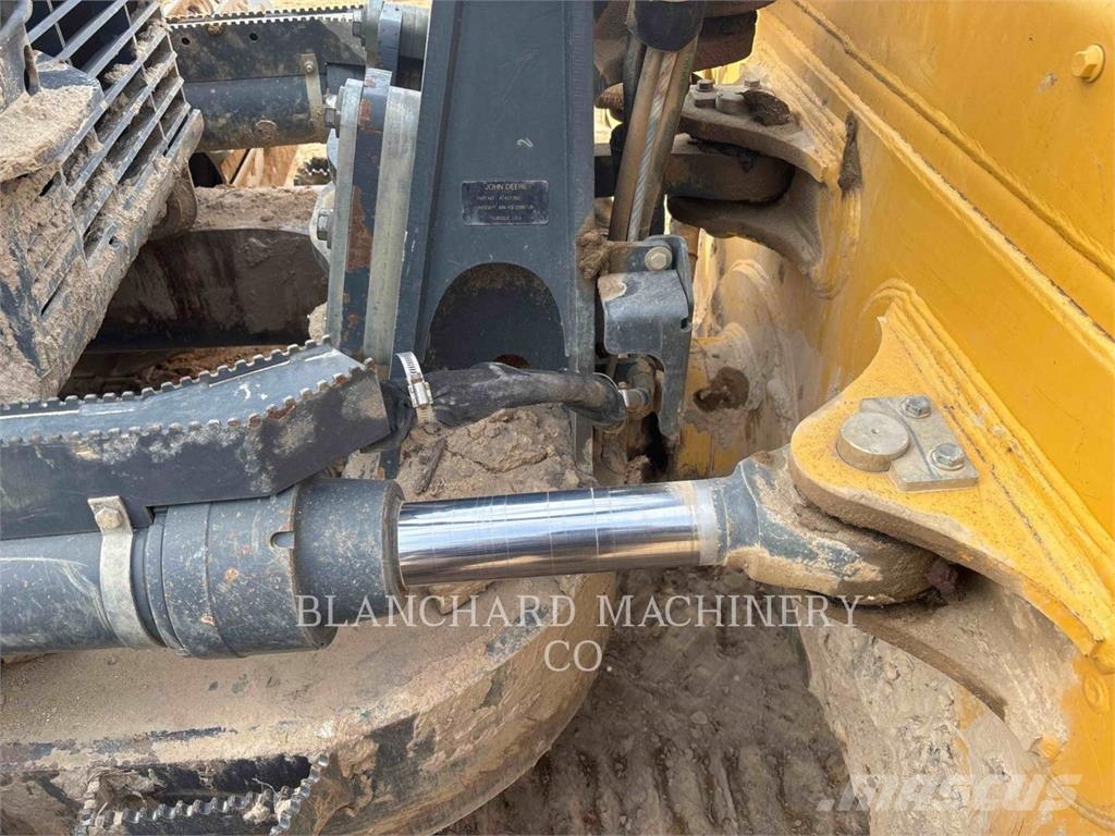 John Deere 750K Pásové dozéry