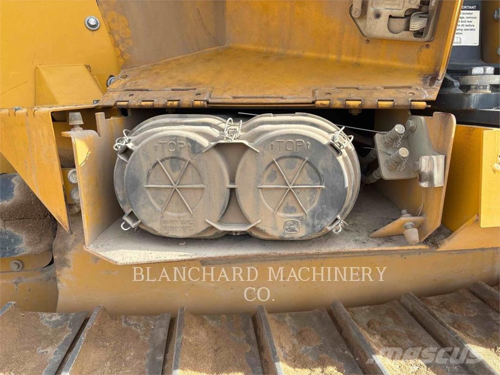 John Deere 750K Pásové dozéry