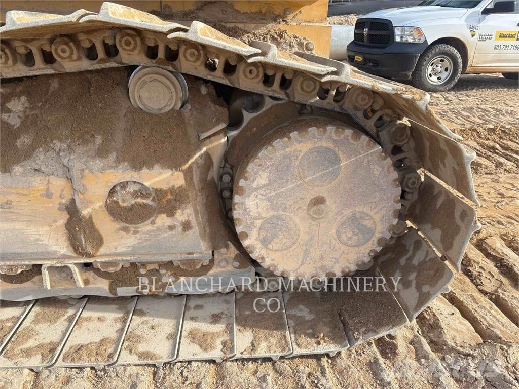 John Deere 750K Pásové dozéry
