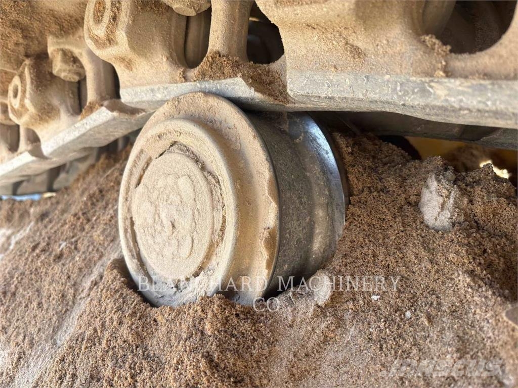 John Deere 750K Pásové dozéry