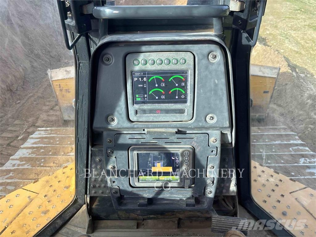 John Deere 750K Pásové dozéry