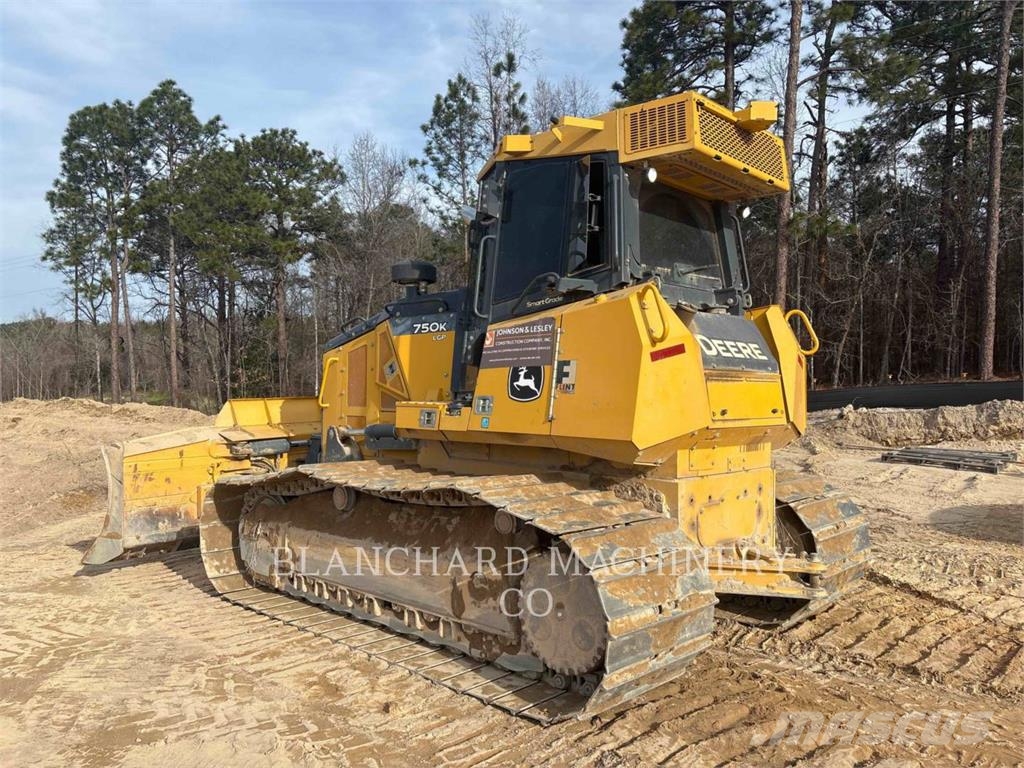 John Deere 750K Pásové dozéry