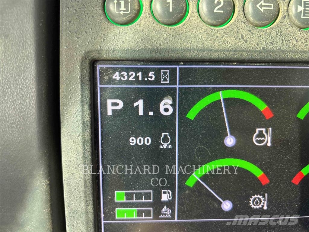 John Deere 750K Pásové dozéry