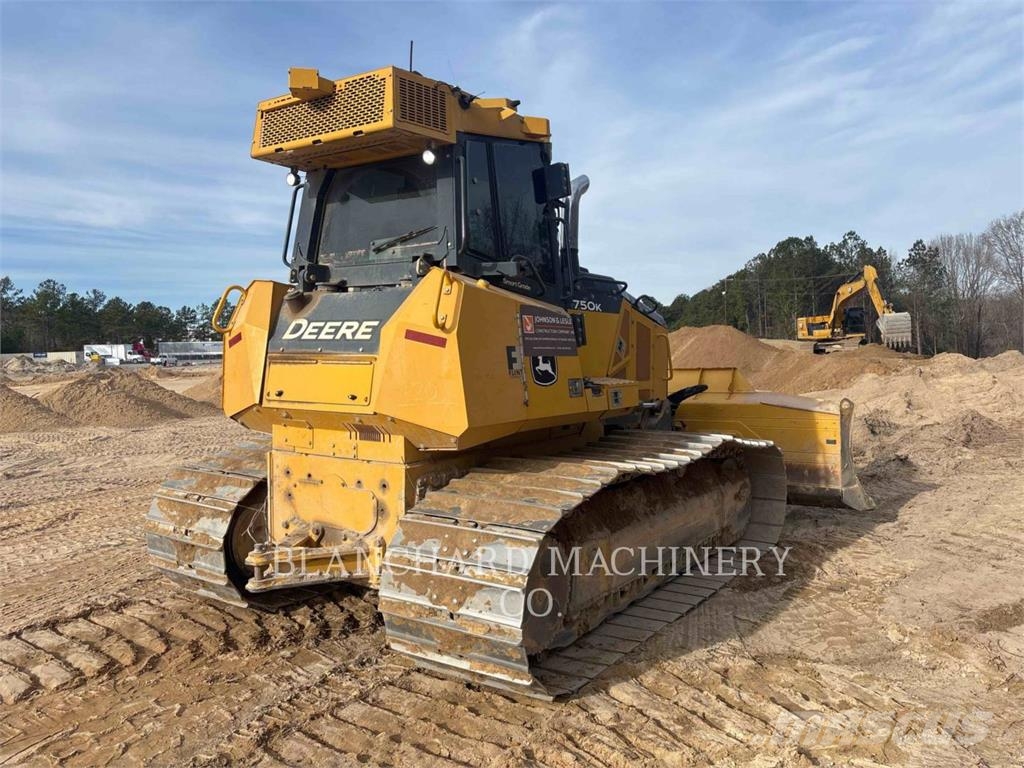 John Deere 750K Pásové dozéry