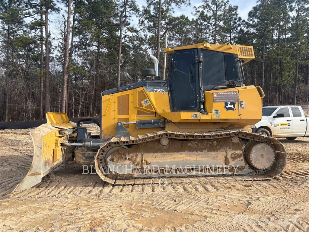 John Deere 750K Pásové dozéry