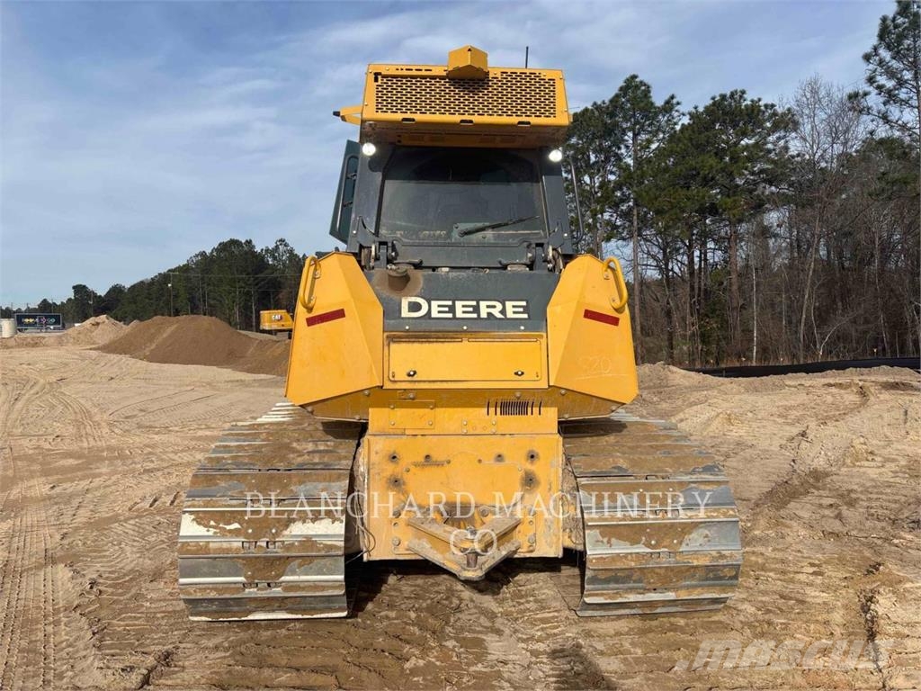 John Deere 750K Pásové dozéry