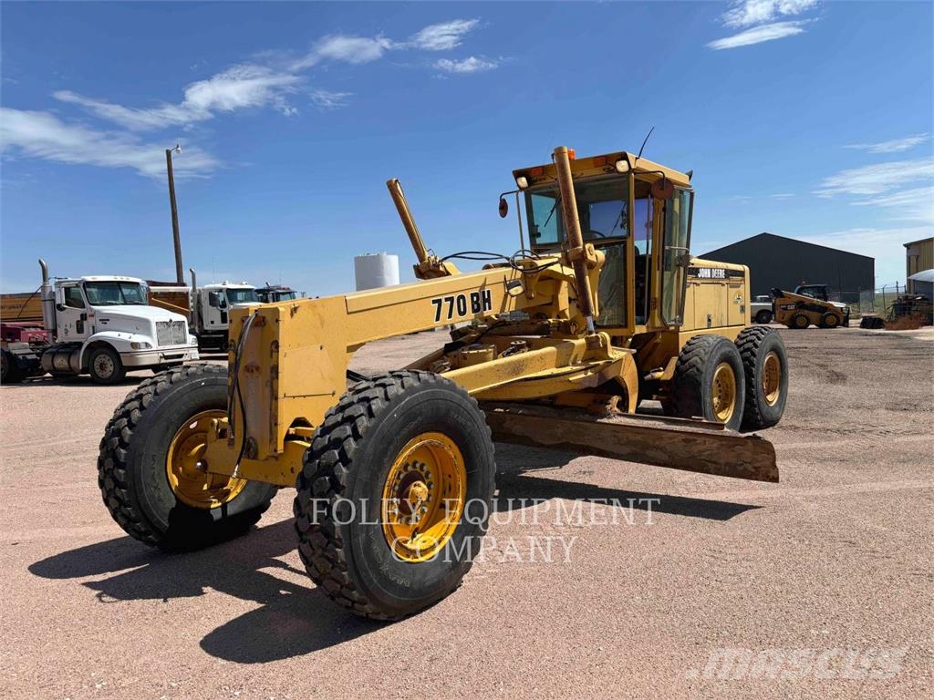 John Deere 770BH Grederji