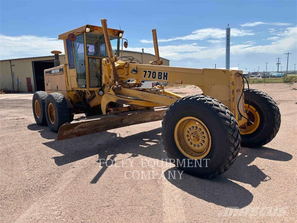 John Deere 770BH Grederji