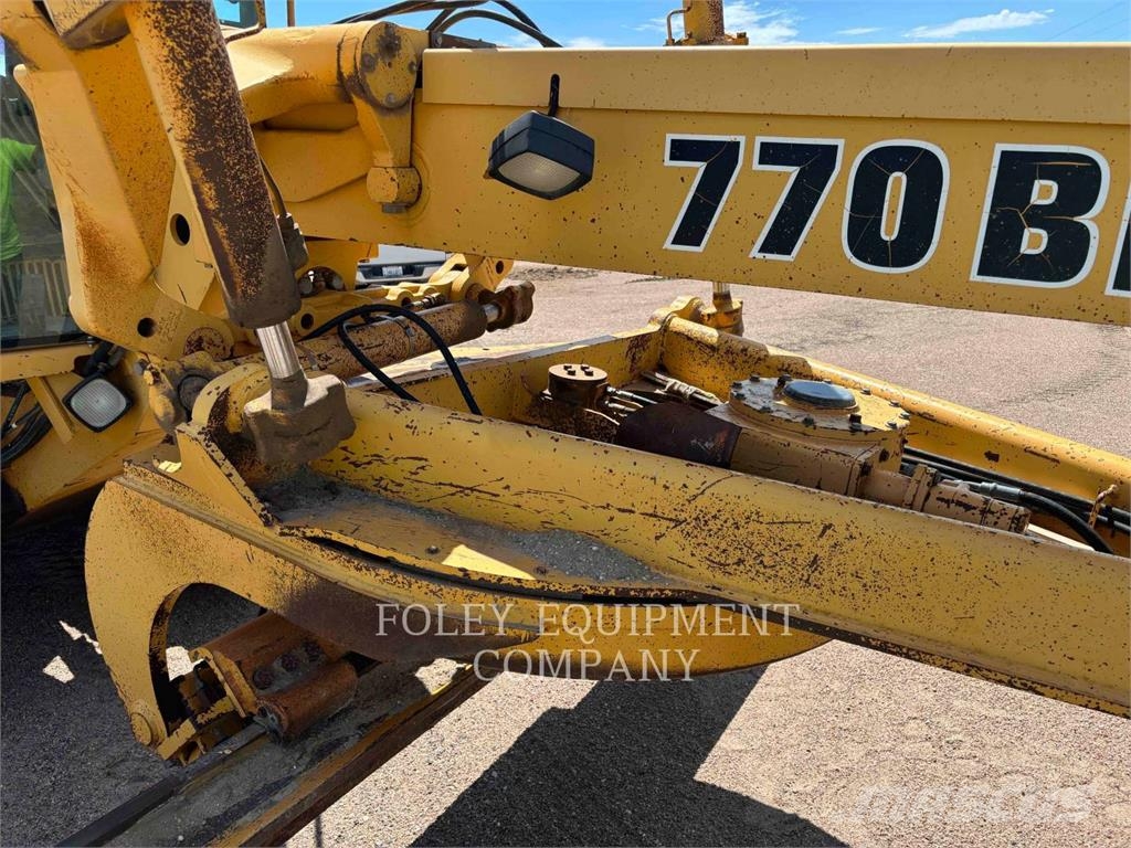 John Deere 770BH Grederji