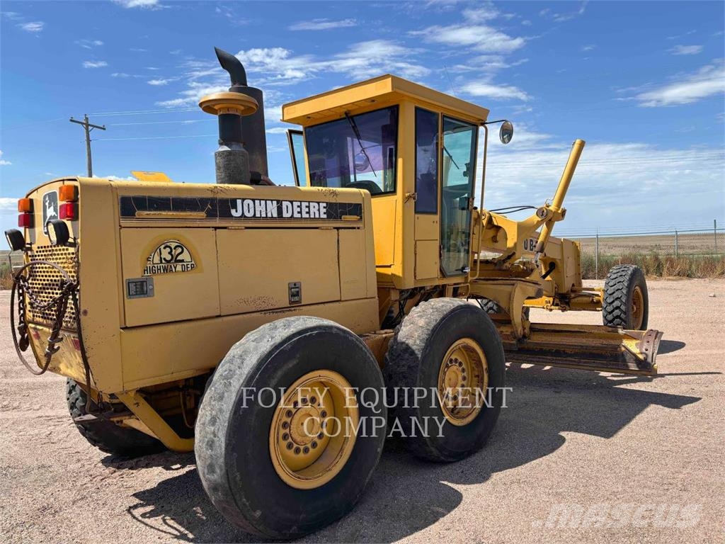 John Deere 770BH Grederji