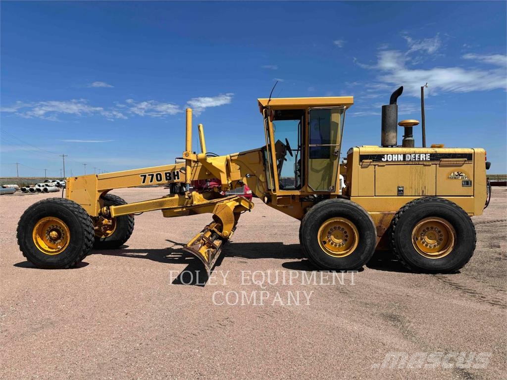 John Deere 770BH Grederji