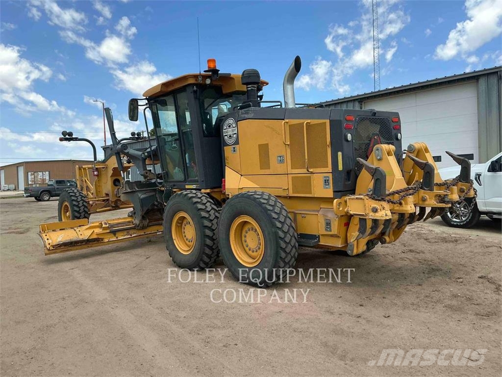 John Deere 770GP معدات تمهيد الطرق