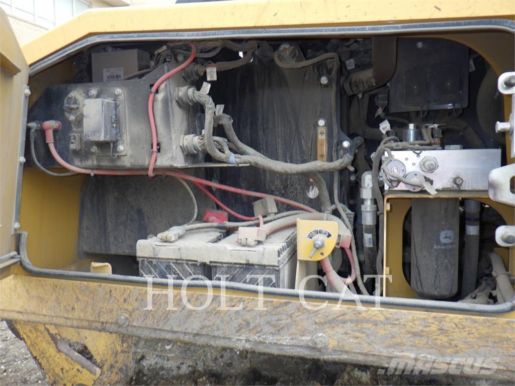 John Deere 850L WLT بلدوزرات مجنزرة