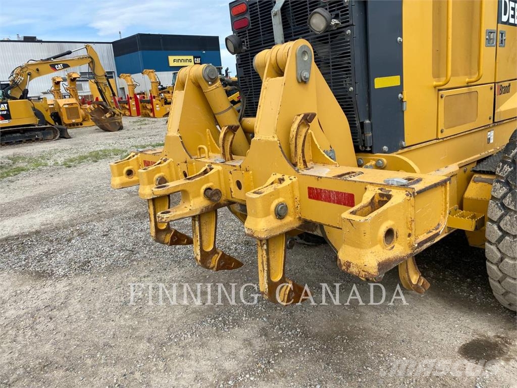 John Deere 872G Грейдери