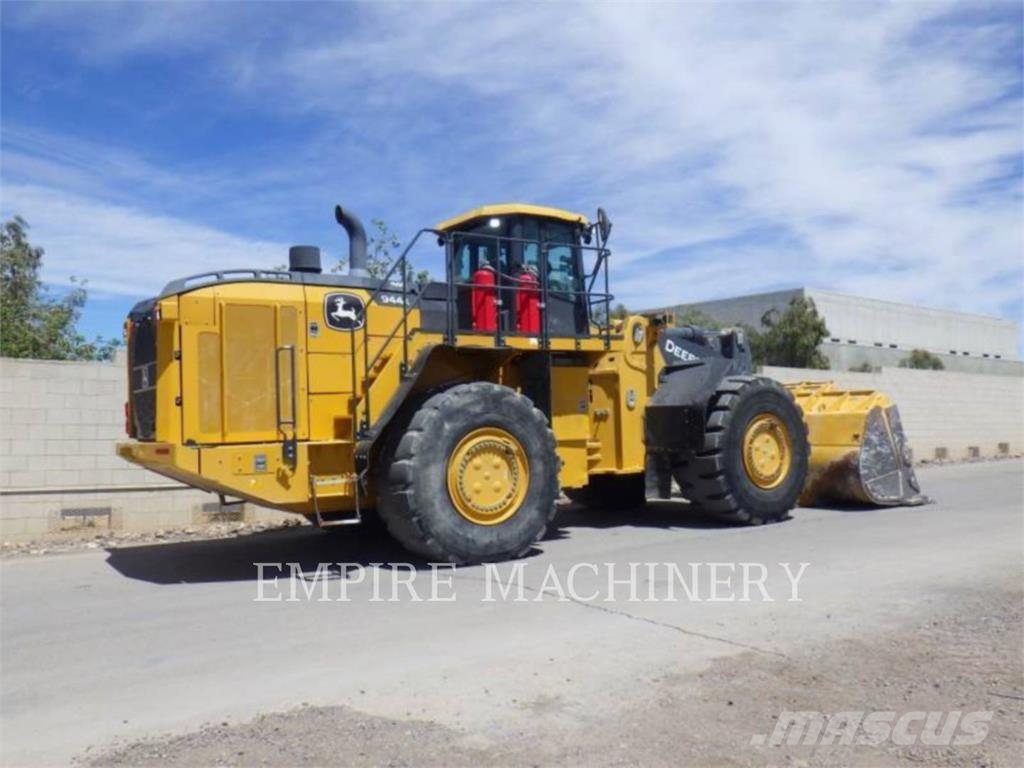 John Deere 944K Фронтальные погрузчики
